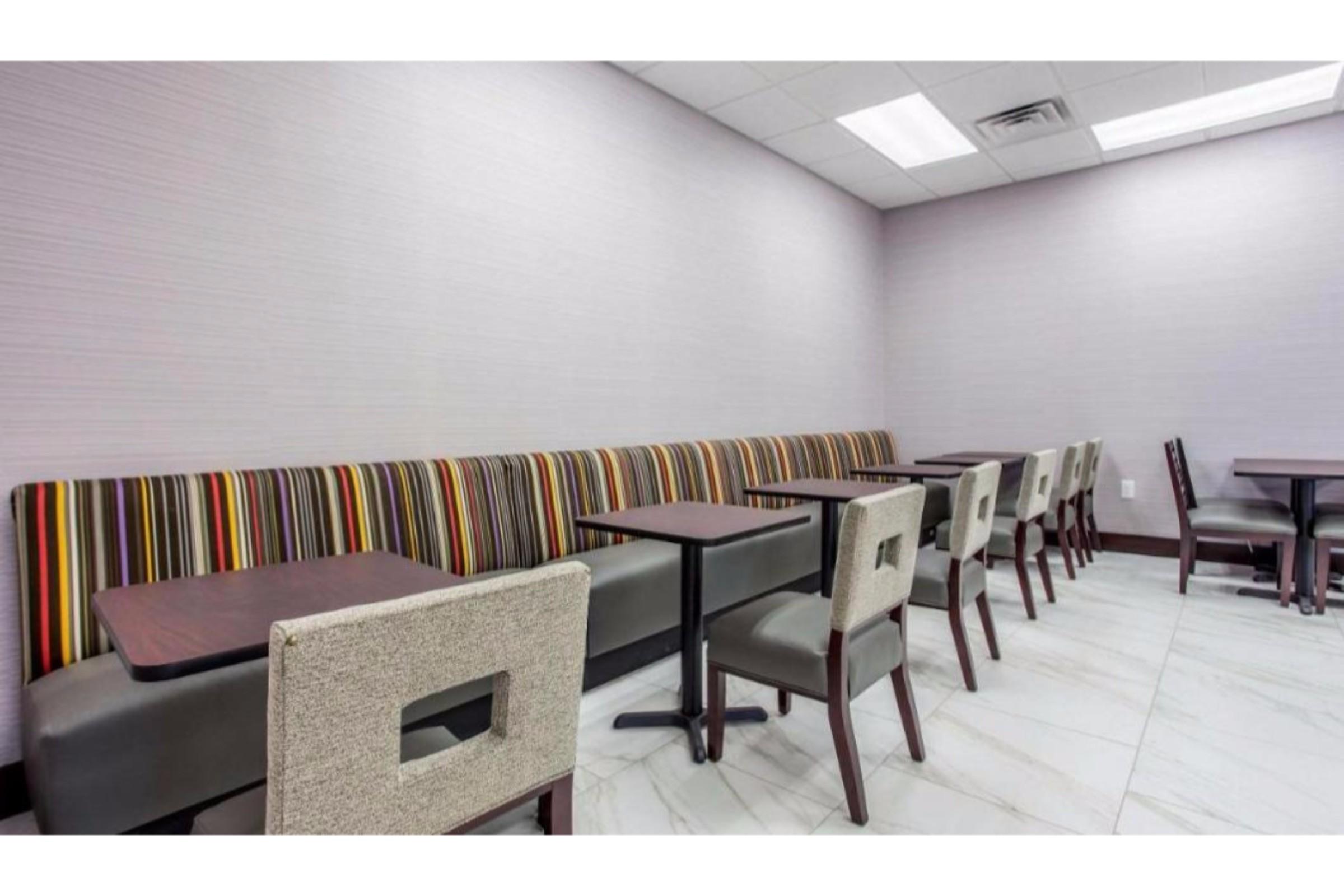 Days Inn And Suites By Wyndham Oxford Extérieur photo