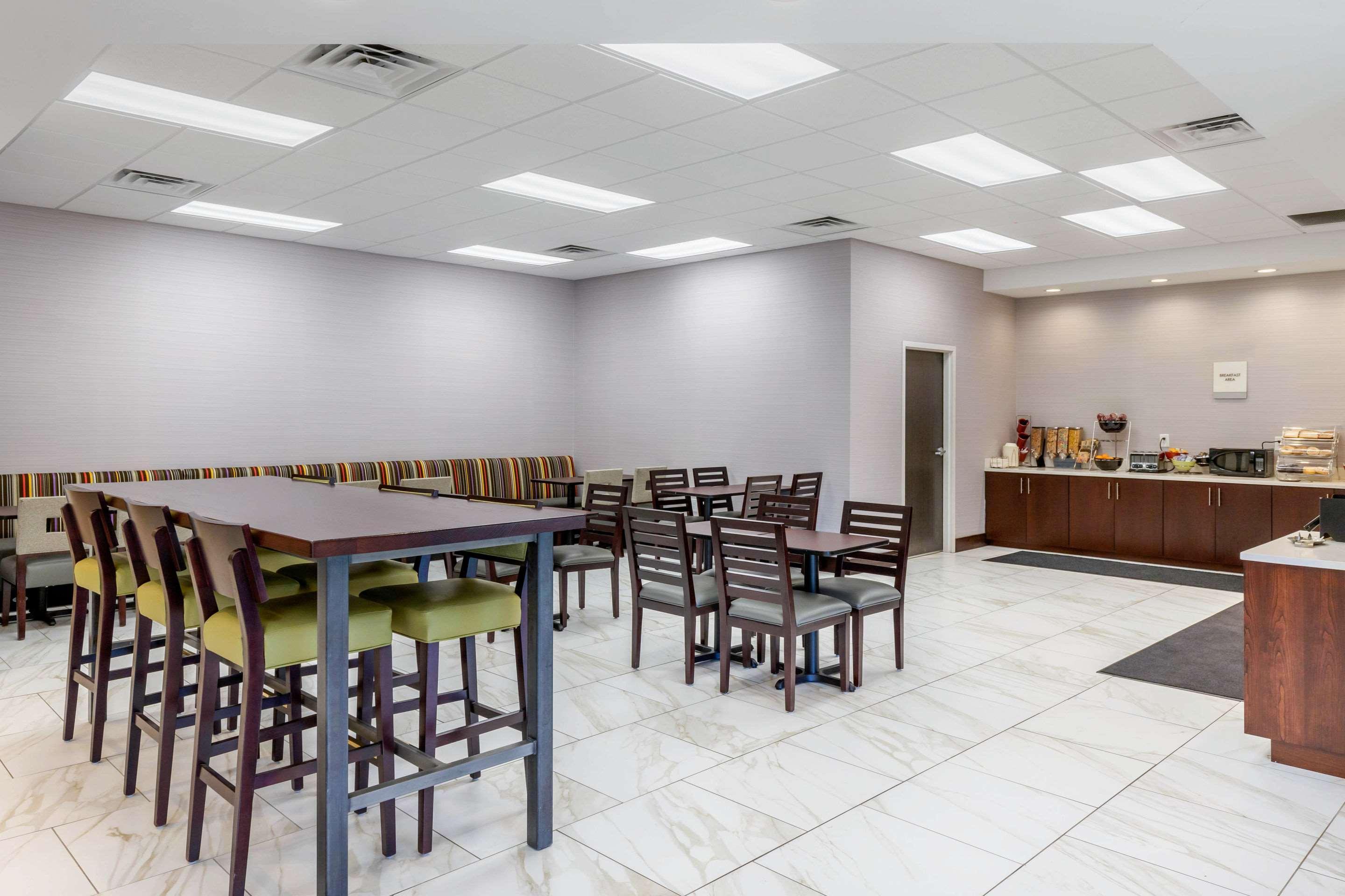 Days Inn And Suites By Wyndham Oxford Extérieur photo