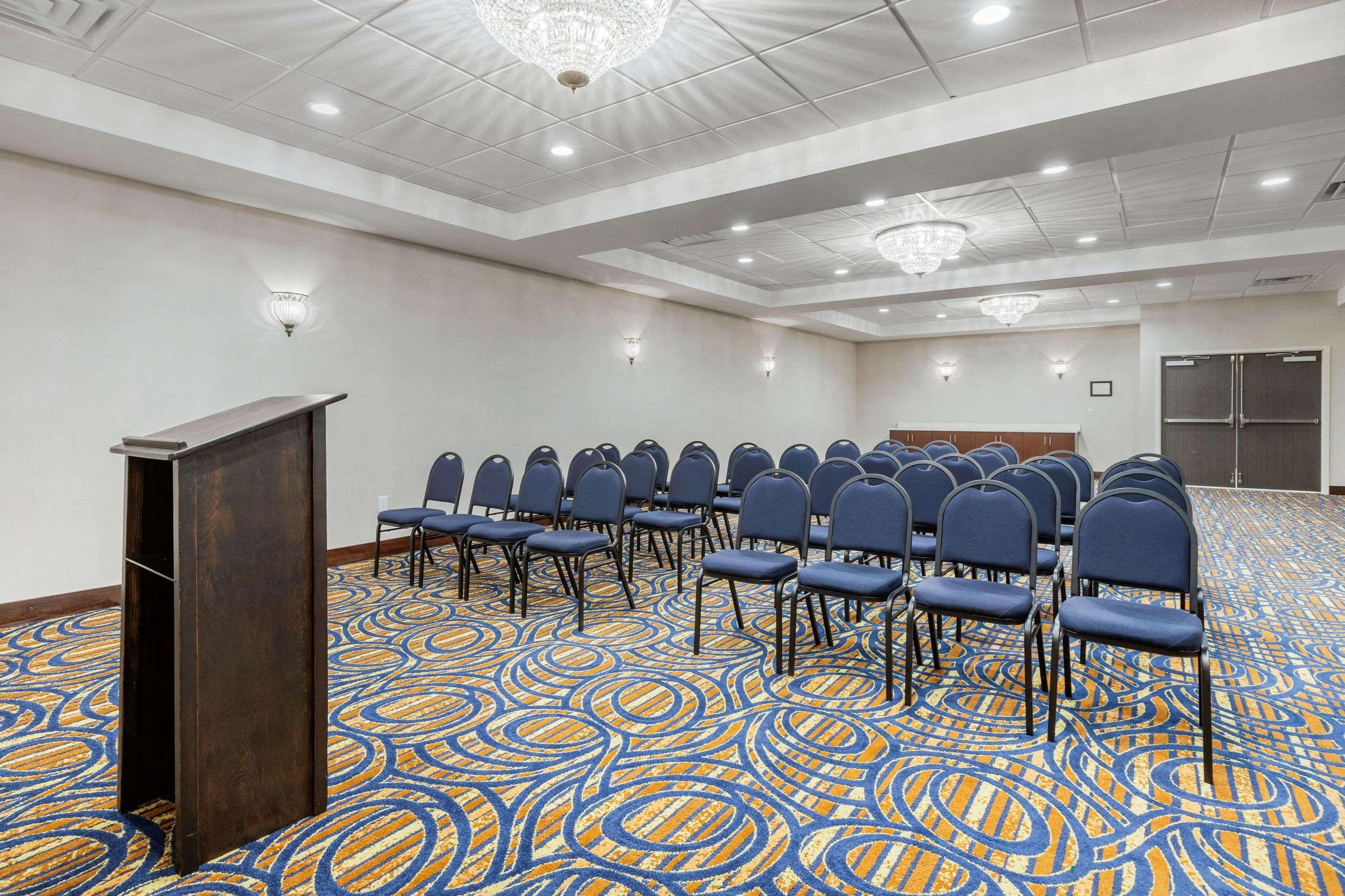 Days Inn And Suites By Wyndham Oxford Extérieur photo