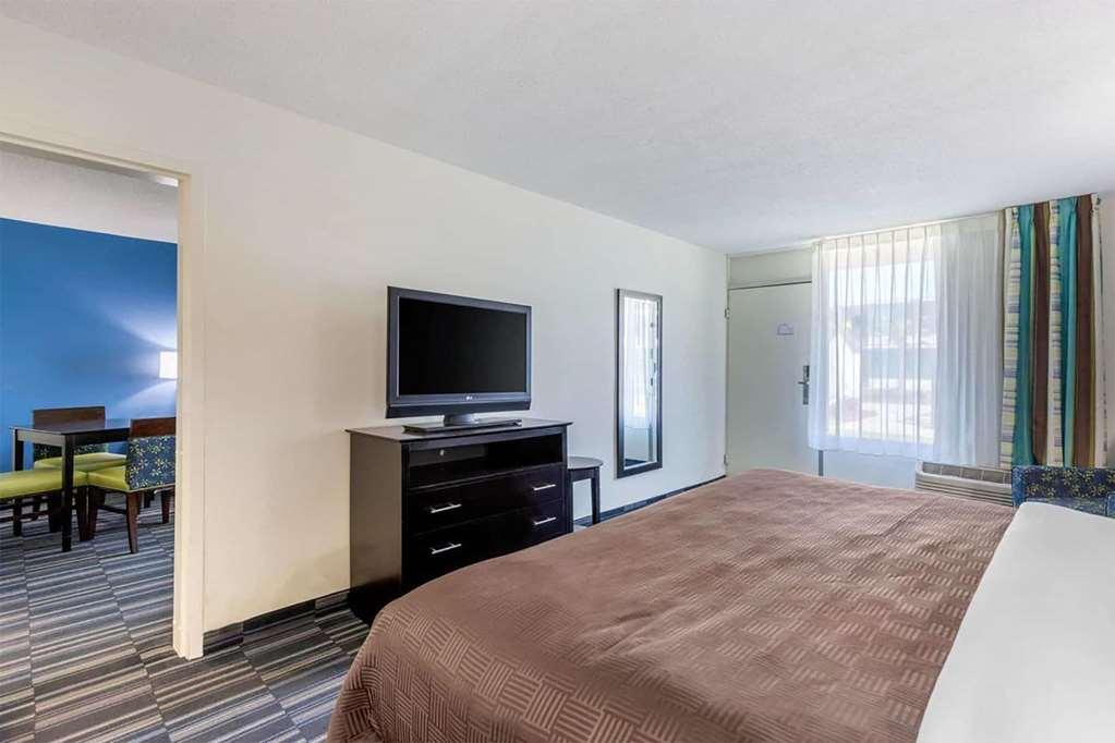 Days Inn And Suites By Wyndham Oxford Chambre photo