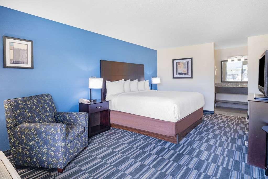 Days Inn And Suites By Wyndham Oxford Chambre photo