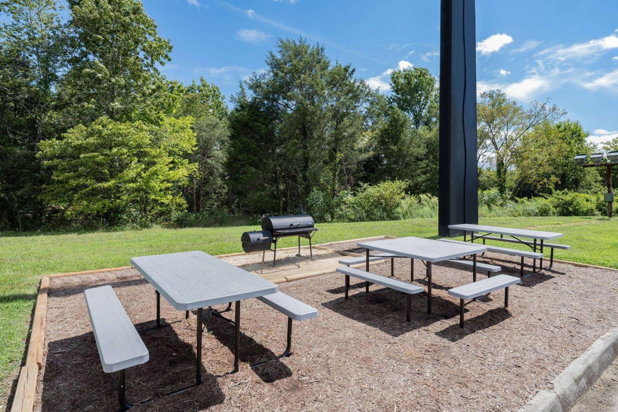 Days Inn And Suites By Wyndham Oxford Extérieur photo