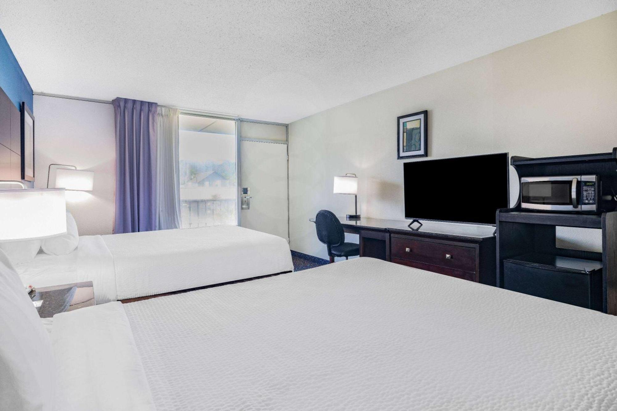 Days Inn And Suites By Wyndham Oxford Extérieur photo