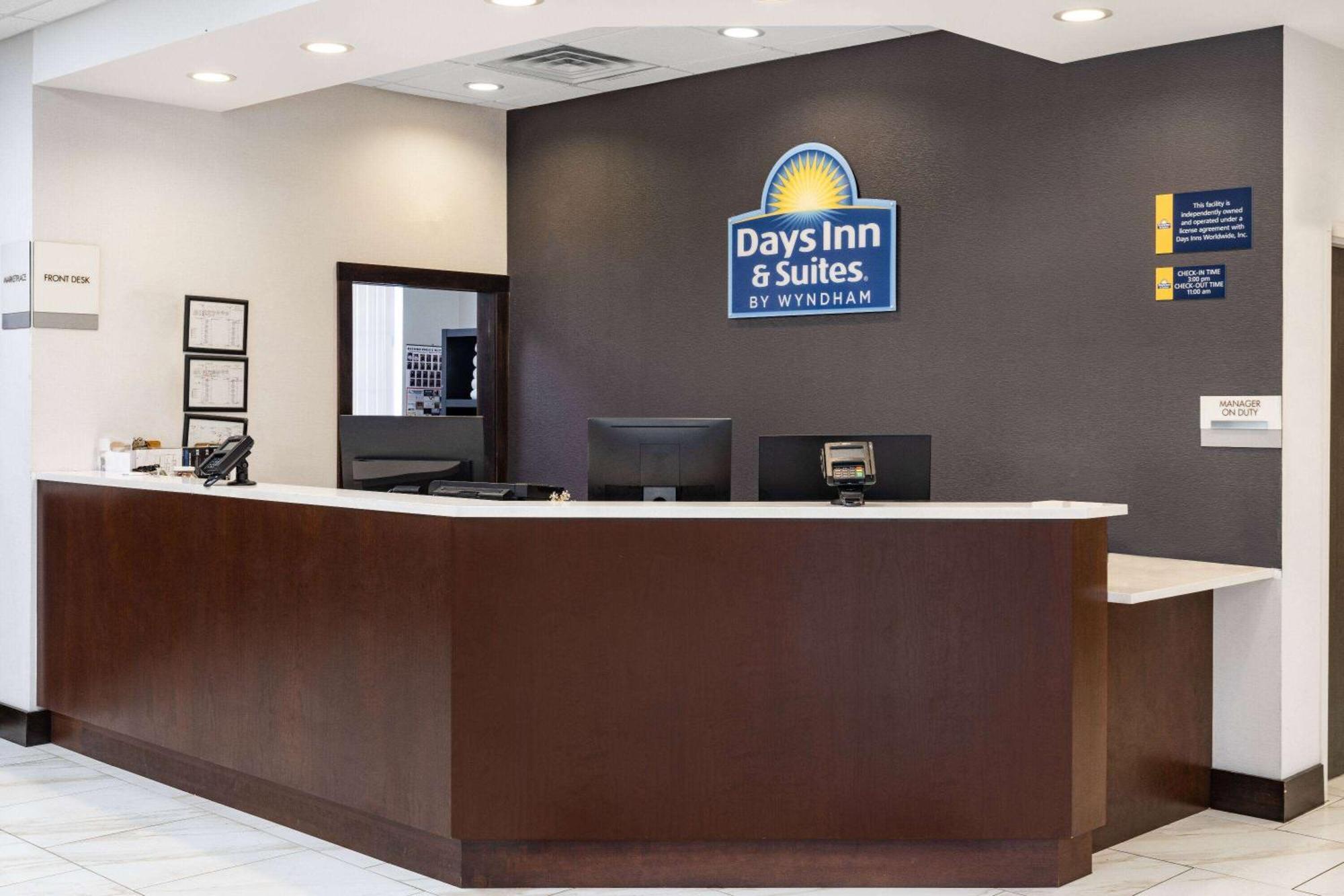 Days Inn And Suites By Wyndham Oxford Extérieur photo