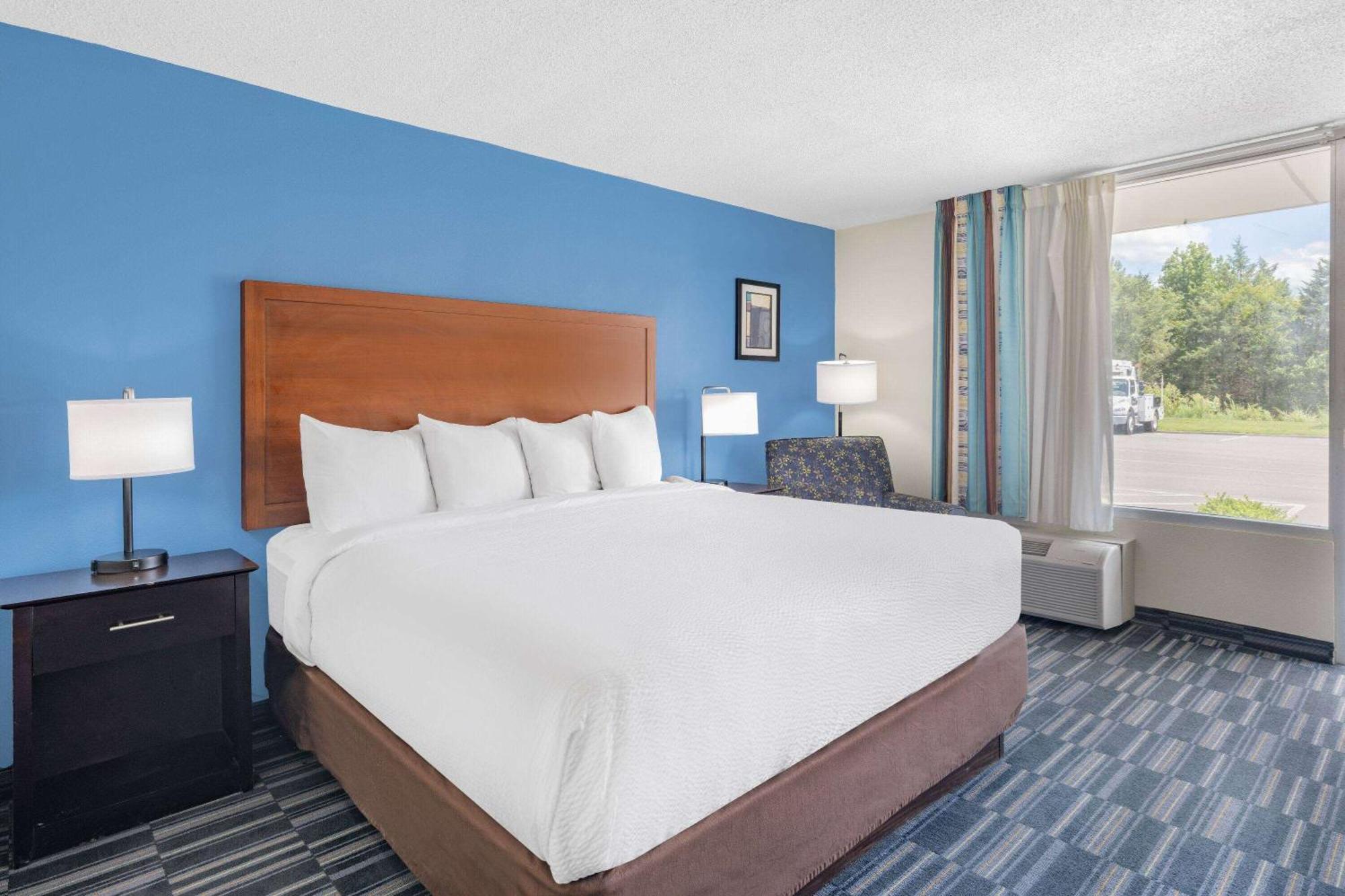 Days Inn And Suites By Wyndham Oxford Extérieur photo