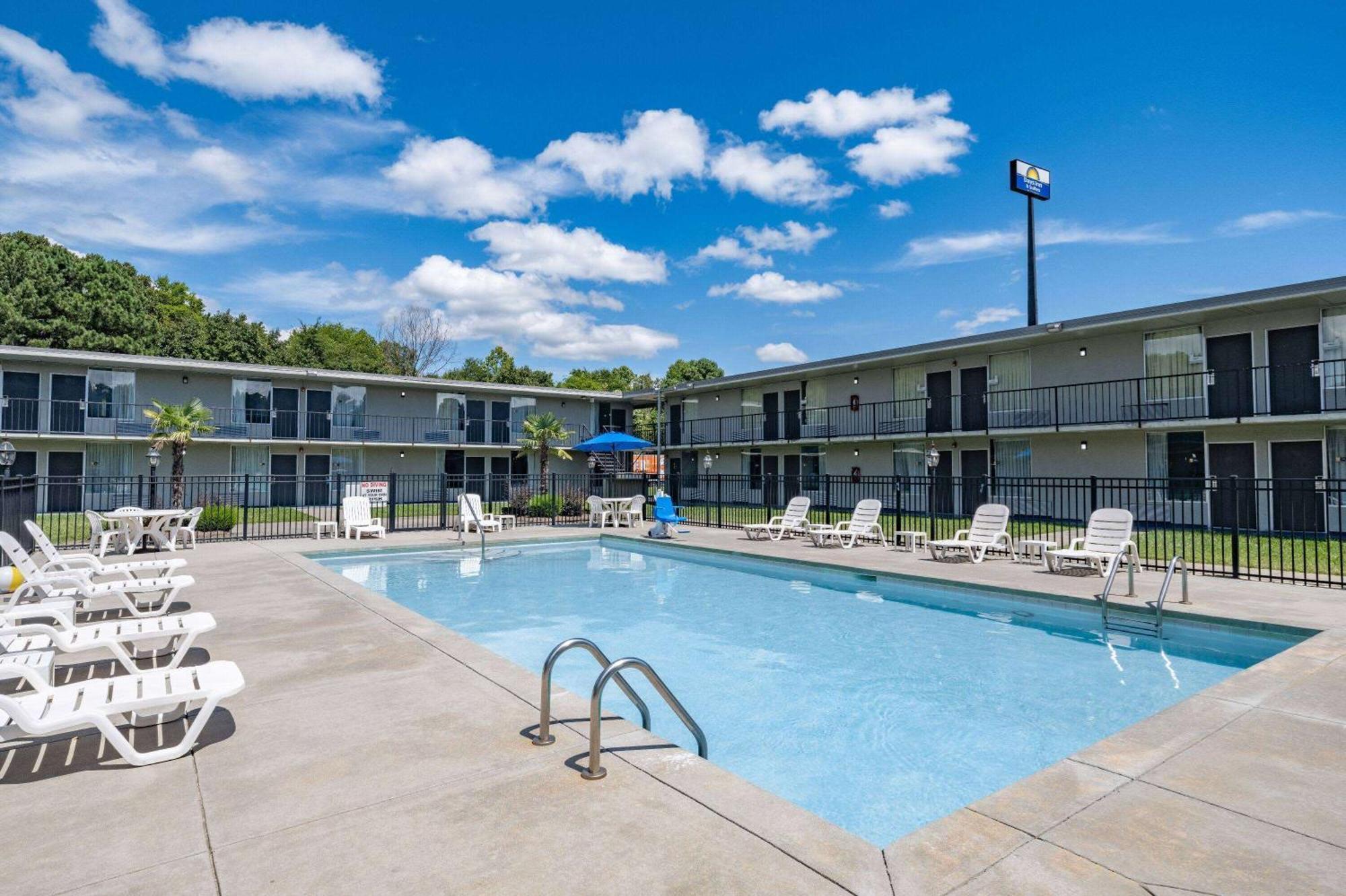 Days Inn And Suites By Wyndham Oxford Extérieur photo