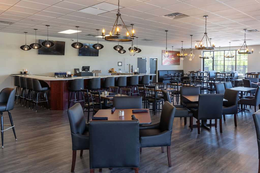 Days Inn And Suites By Wyndham Oxford Restaurant photo